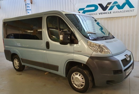 peugeot boxer 9 seater minibus