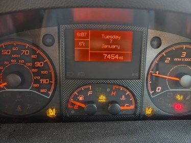 Peugeot%20Boxer%20HX70AVZ%20front%20ns.jpg