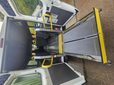 Click to view Peugeot Boxer 9 seat 3.5 ton Wheelchair Accessible Minibus £24,995 + Vat Peugeot%20Boxer%20HX70BWJ%20front%20os.jpg