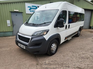 Peugeot%20Boxer%20YX66AOR%20front%20ns.jpg