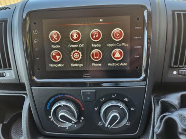 Spec%205%20Vauxhall%20Movano%20front.jpg